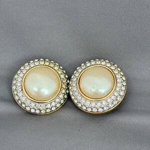 1980s Les Bernard MCM Vintage Gold Tone Faux Pearl Rhinestone Halo Earrings Glam
